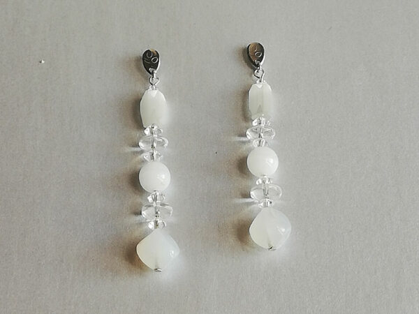 Boucles d'oreilles avec perles de verre anciennes