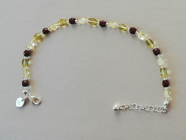 Bracelet avec perles de verre anciennes