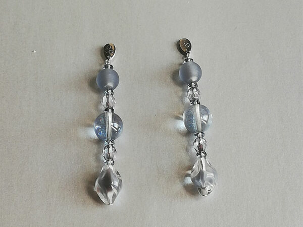 Boucles d'oreilles avec perles de verre anciennes