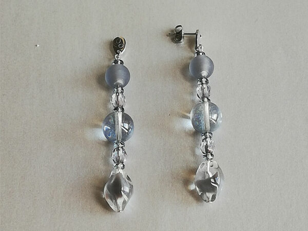 Boucles d'oreilles avec perles de verre anciennes