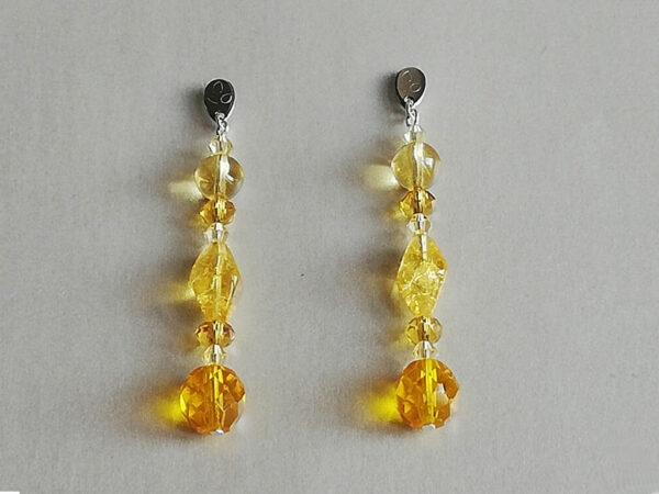 Boucles d'oreilles avec perles de verre anciennes